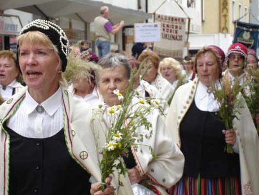 Sfilata cori a San Candido016