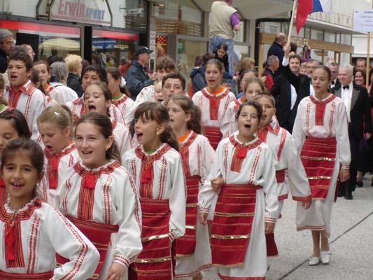 Sfilata cori a San Candido046