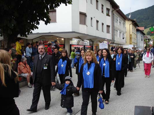 Sfilata cori a San Candido063