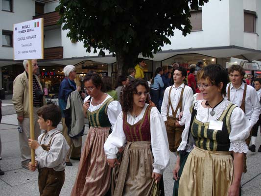 Sfilata cori a San Candido064